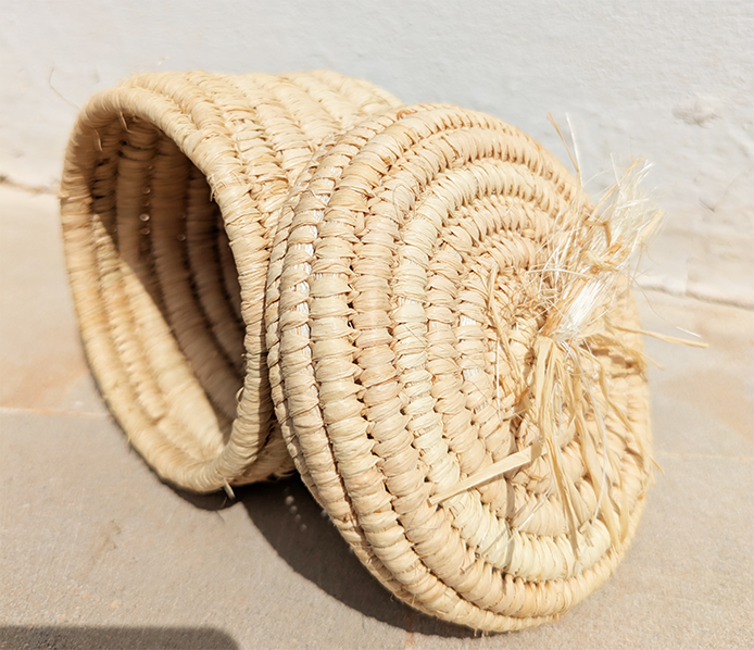 petit panier tressé avec couvercle petit panier tressé avec couvercle