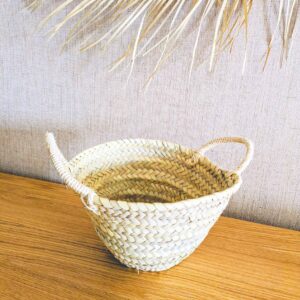 panier rond tressé en palmier avec anses