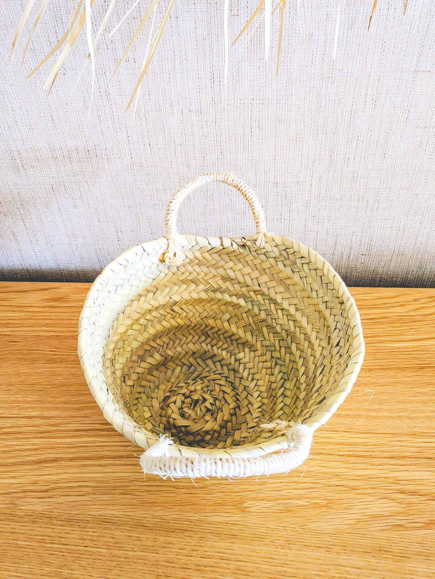 panier rond tressé en palmier avec anses panier rond tressé en palmier avec anses